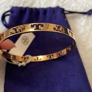 Tory Burch bangle in gold tone NWT 🤗